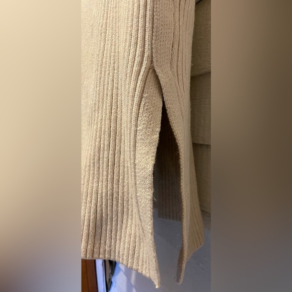 H&M Size Small Oatmeal Colored Ribbed Tunic Turtleneck - Picture 5 of 6